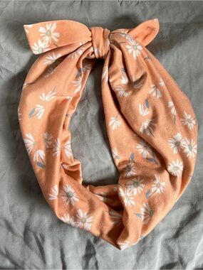 Peach Daisy Knot Headhug Headband